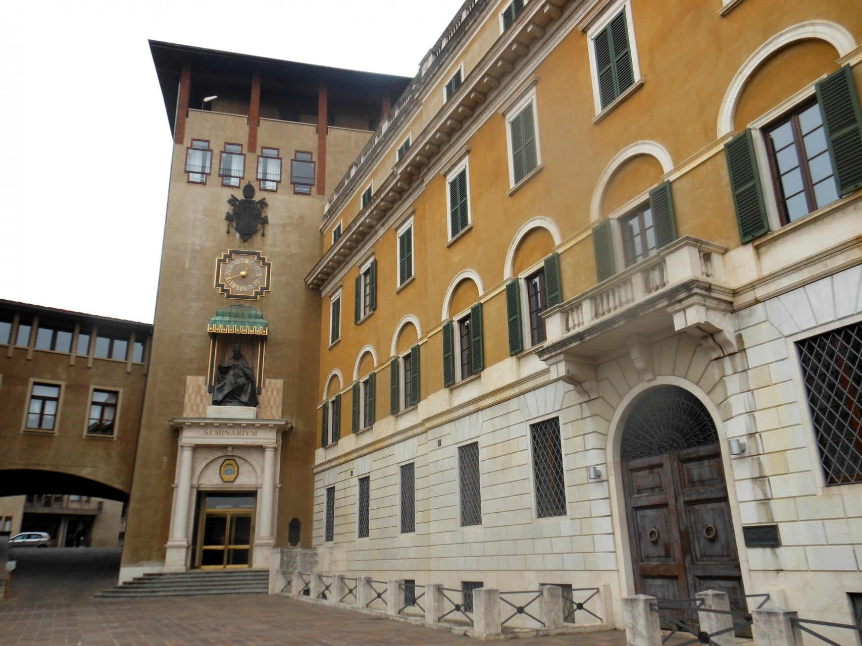 STORIE DI ORDINARIA PEDOFILIA. Diocesi di Milano Seminario di Bergamo