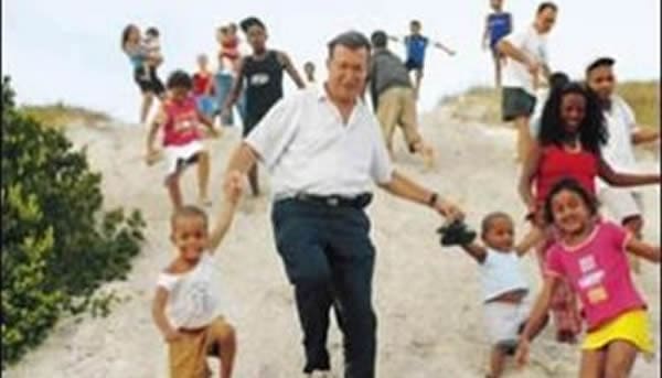 I magistrati brasiliani chiedono l’estradizione. Lui si difende: «Accuse solo per incastrarmi»