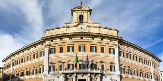 Italia, è davvero lotta contro i preti pedofili?