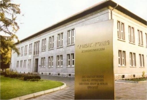 Germania, abusi sessuali nel collegio gesuita: i casi arrivano a 120
