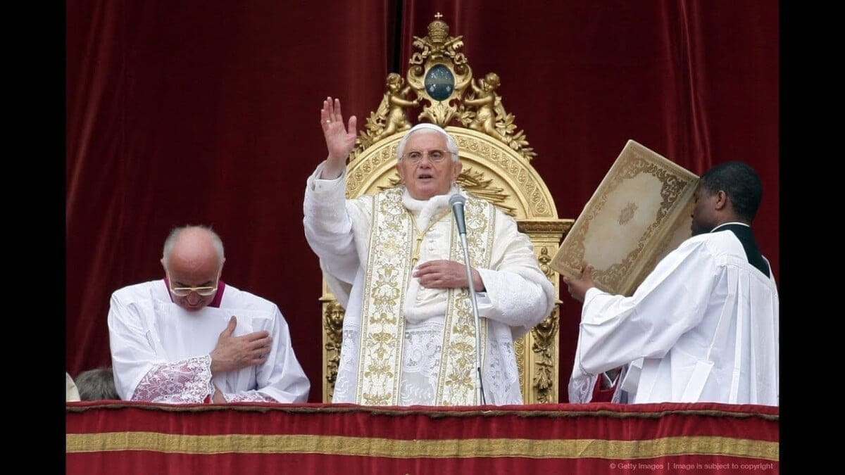 L’esortazione di Benedetto XVI alla Conferenza episcopale del Paese dopo le rivelazioni del “rapporto Ryan” sugli abusi compiuti nei decenni scorsi