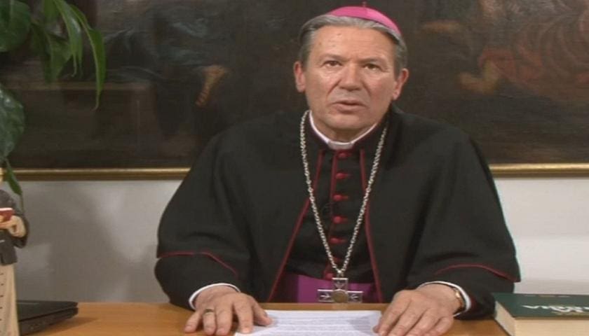 Preti pedofili, il vescovo di Bolzano in procura: “Segnalati 50 casi alla Diocesi”