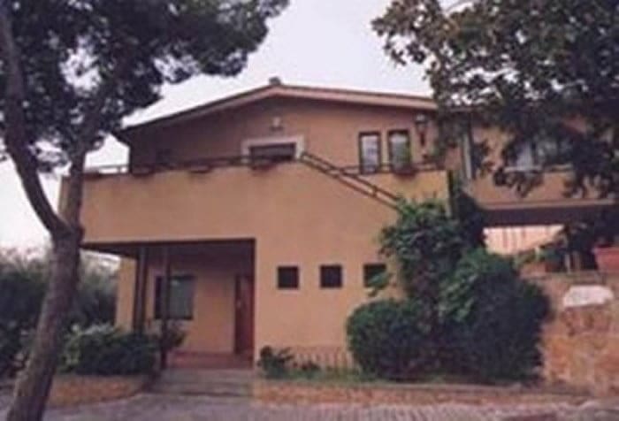 Viaggio nella clinica dove curano i preti orchi
