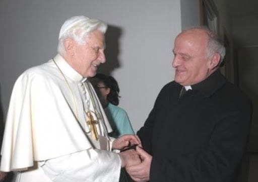 Pedofilia, vesovo Reali accusato di aver protetto due preti
