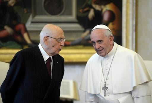 Napolitano al papa: “affettuosa vicinanza del popolo italiano”
