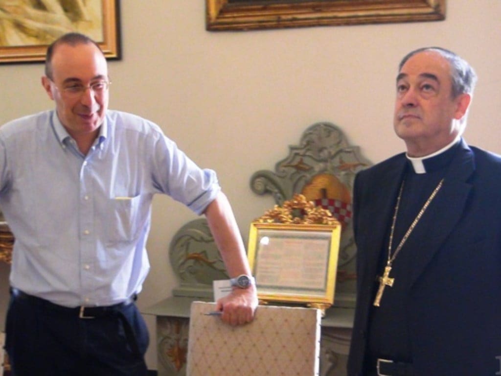 Pedofilia, Diocesi: “Vescovo è in Terra Santa, l’argomento verrà affrontato al suo rientro”