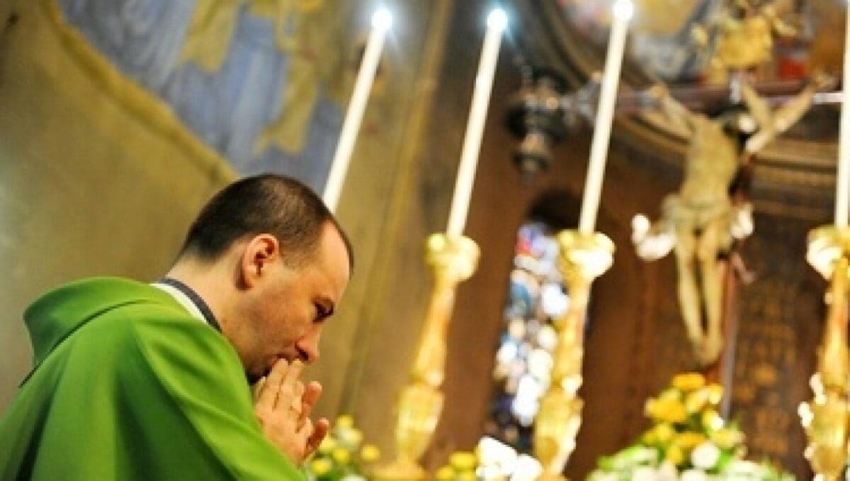 Il segreto del confessionale. Come i preti assolvono i loro colleghi