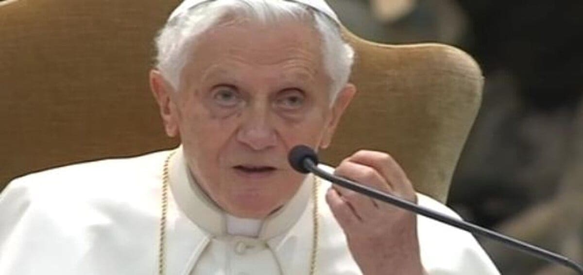 “Ratzinger coprì i pedofili persino in Italia. Non fermò un prete di Savona: ecco le carte”