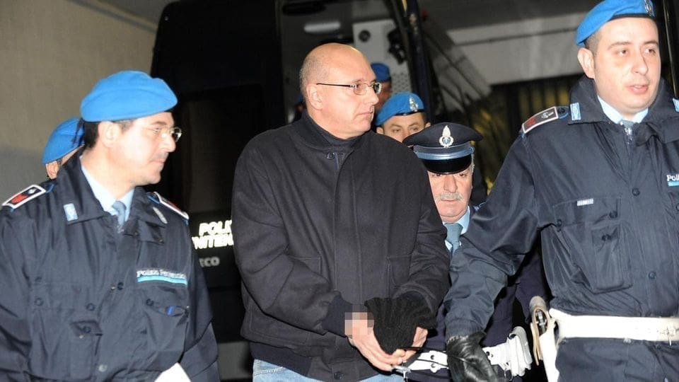 Pedofilia, don Seppia resta in carcere il gip: “Può reiterare il reato”