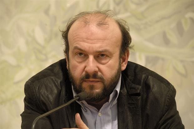 Don Seppia, Avvenire contro Repubblica “Sulla storia del prete macchina del fango”