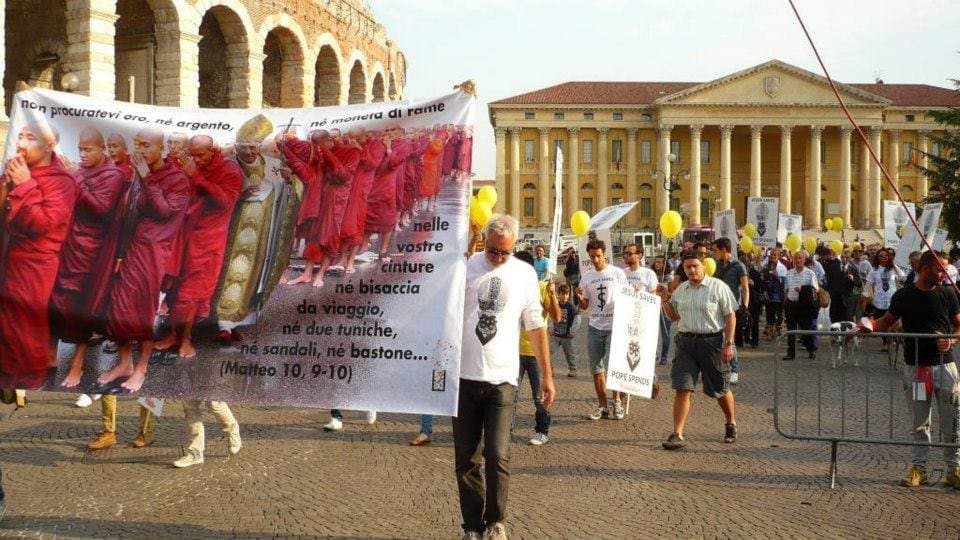 Noi vittime dei preti pedofili
