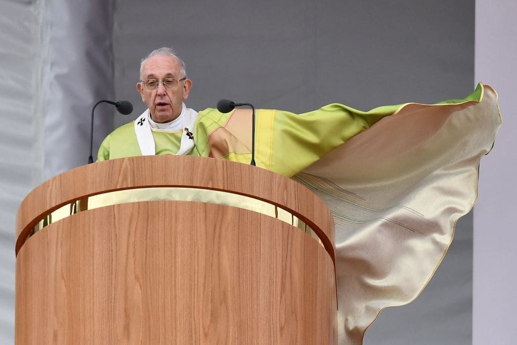 PEDOFILIA: DURE ACCUSE DEL PREMIER IRLANDESE AL VATICANO