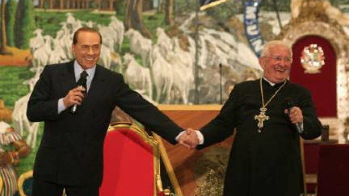 Berlusconi telefona a don Pierino Gelmini L’amico sotto processo per abusi sessuali