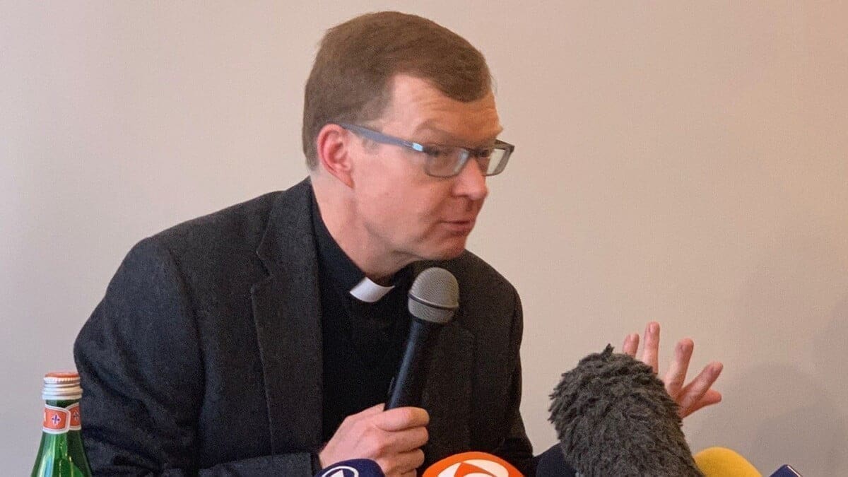 Alla Gregoriana, presentazione del Simposio sugli abusi del clero. Intervista con padre Zollner