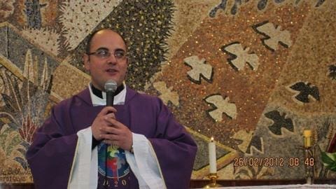 Parroco accusato di molestie, se condannato sarà la Curia a pagare i danni