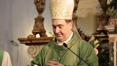 Ischia. Il vescovo è Claudio Maniago, protettore del prete pedofilo don Cantini