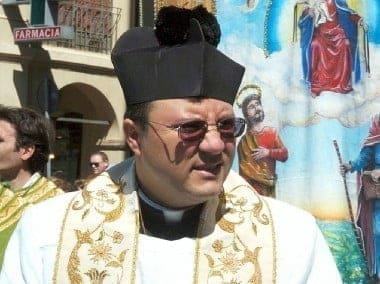 Esclusivo – Dalle apparizioni celestiali alle isole Canarie: prete di Lanciano sott’inchiesta per violenza sessuale nei confronti di un giovane