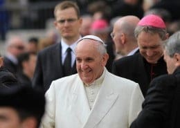 Papa, da attivisti accuse di silenzio su 2 casi pedofilia in Argentina
