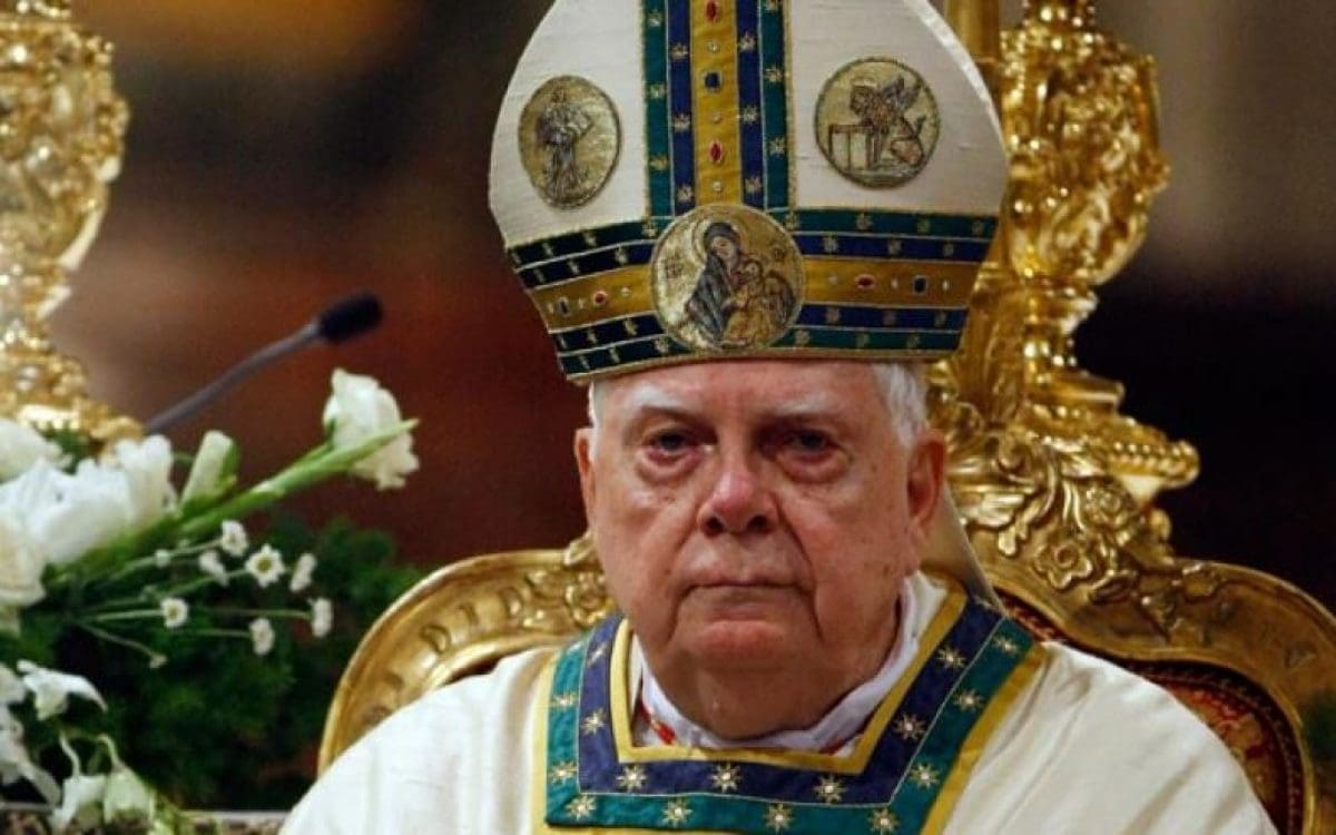 Pedofilia, il Papa allontana il cardinale Law