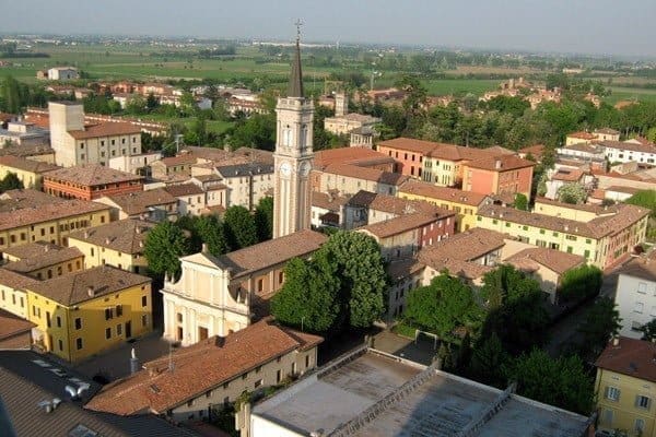Sesso solo dal buco nel lenzuolo. E doccia in mutande, Le regole della comunità cattolica Familiaris Consortio