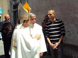 Perchè il Vescovo Lupi non ha sospeso come promesso il sacerdote accusato di abusi?