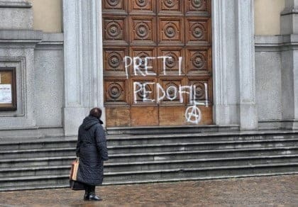 PEDOFILIA PRETI VATICANO SCANDALO 420x292 1