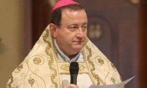 Il vescovo Ghizzoni: “Mai saputo di don Desio”. Dopo la denuncia della Rete L’ABUSO mette le mani avanti