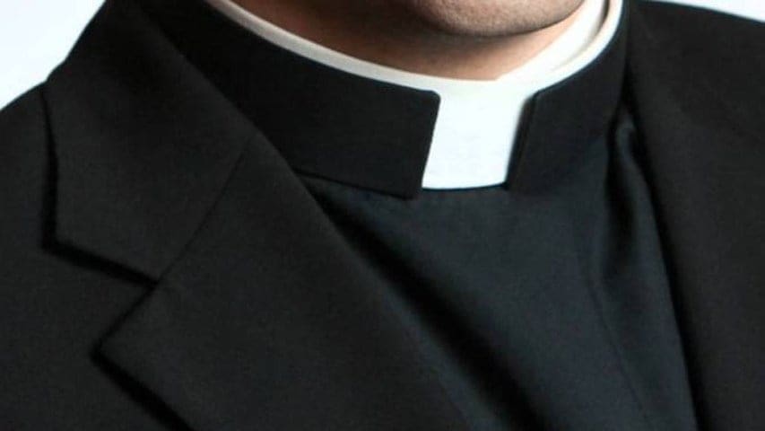 «Fui molestato in seminario lascio parrocchia e sacerdozio» L’annuncio di don Alessandro Raccagni al termine della messa. Un caso seguito dalla Rete L’ABUSO