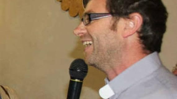 «Abusi su minorenni» Arrestato un sacerdote