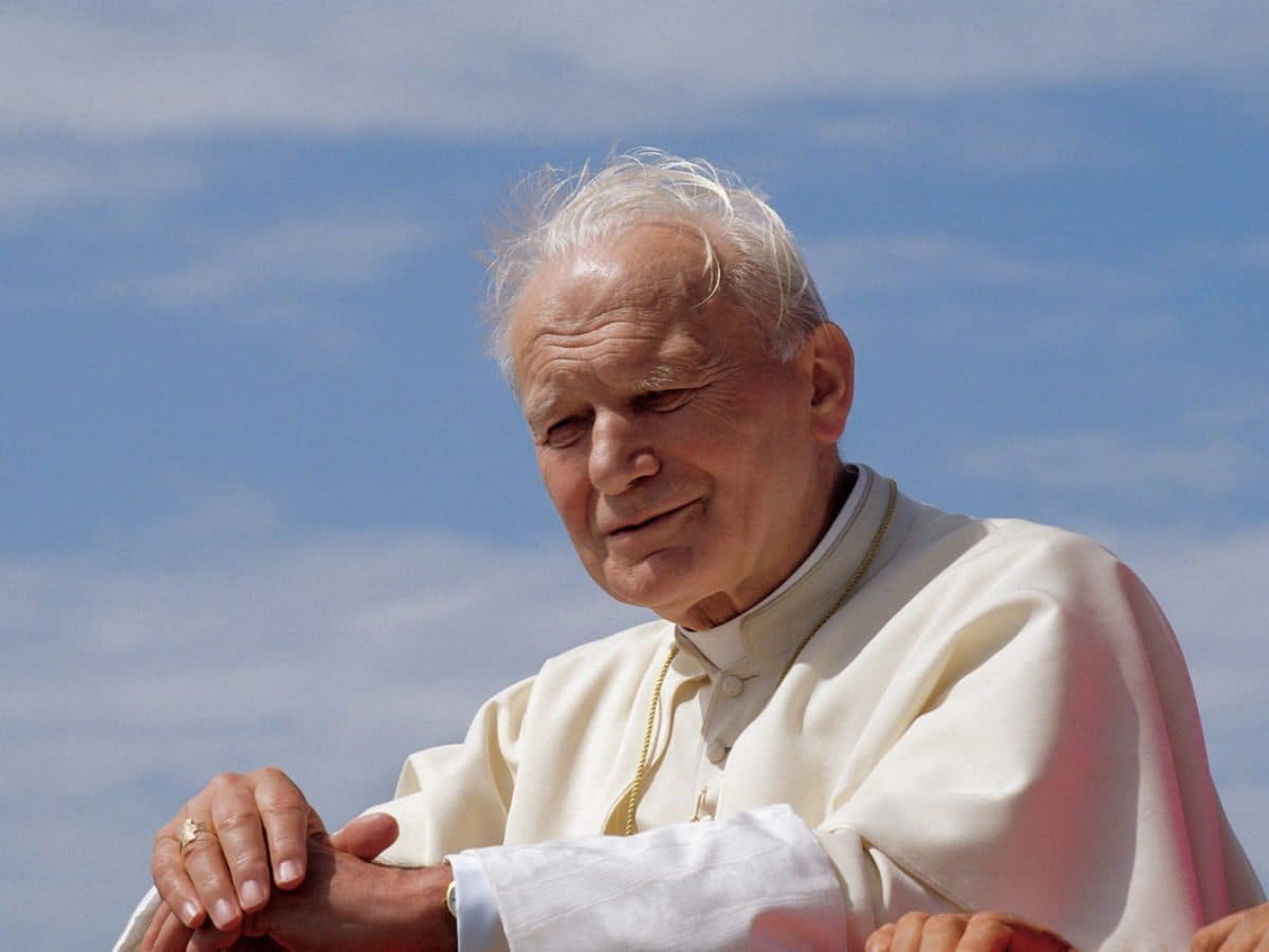 Giovanni Paolo II, papa poco santo. Quanti silenzi sulla pedofilia