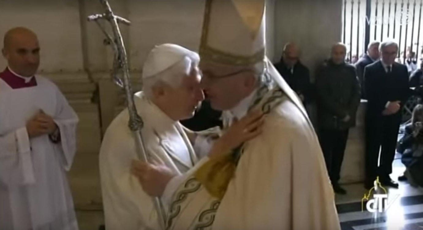 #PapaFrancesco : Il filmato shock della Rete L’ABUSO