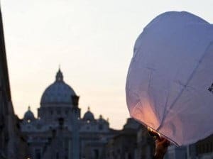 Preti pedofili: quasi 3500 casi in dieci anni, 884 sacerdoti allontanati