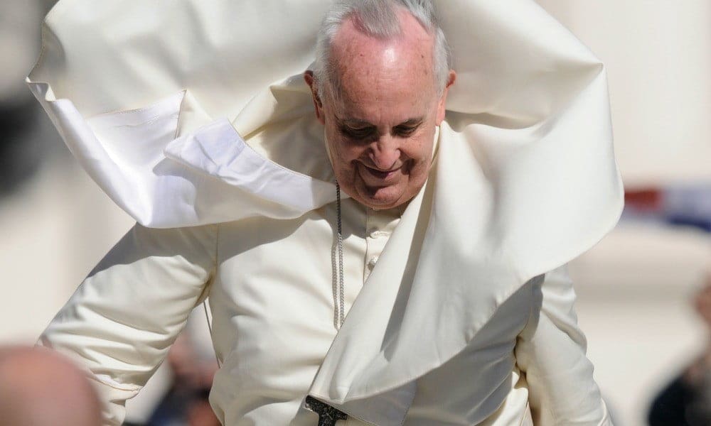 Un Osservatorio sostiene che Papa Francesco abbia coperto casi di abusi sessuali.