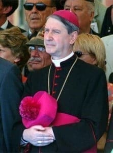 Albenga, l’ultima crociata: il vescovo Oliveri manda un prete pedofilo a dire messa