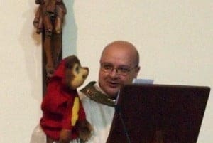 I parrocchiani tra sconcerto e stupore «Si diceva che lo avessero minacciato»