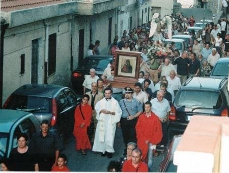 Pedofilia: prete nel catanzarese rinviato a giudizio per abusi su 15 ragazzi