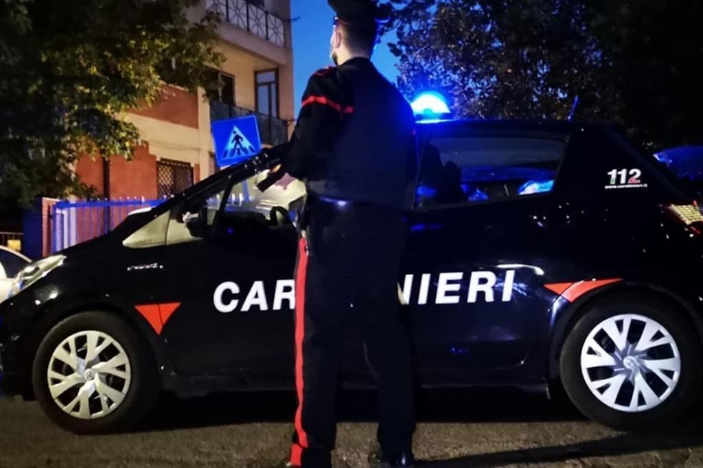 ABUSÒ DI 15ENNE IN AUTO: PRETE DICE MESSA A NAPOLI