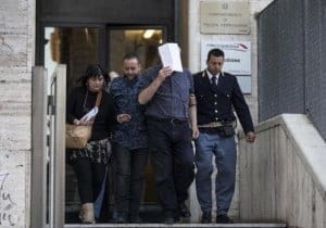 Salgono a 2 i sacerdoti coinvolti. Prostituzione minorile a Roma Termini: don Dino, parroco nel viterbese, scriveva anche romanzi pornografici