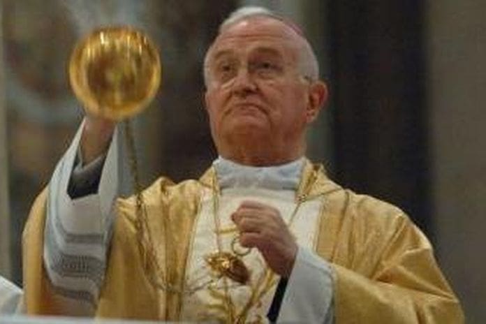 Pedofili, prete in cella in Sardegna. False bombe e minacce al vescovo: ‘Ha coperto’
