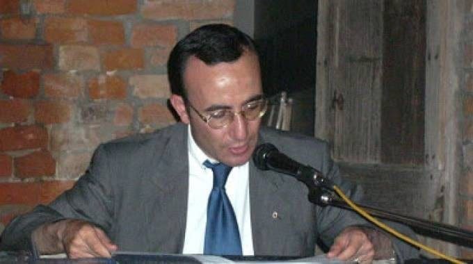 Molestie sessuali su una minorenne, arrestato un teologo