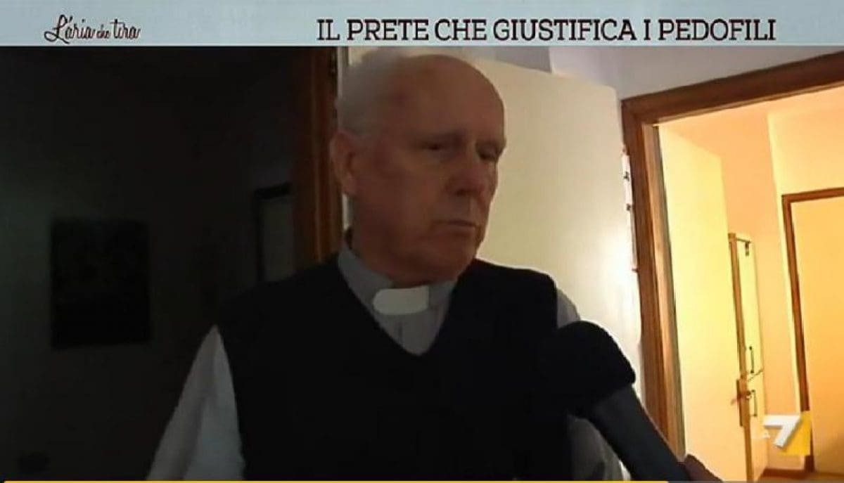 Don Gino Flaim giustifica i pedofili: “I bambini cercano affetto e qualche prete cede: posso capirli”. La diocesi gli revoca gli incarichi (VIDEO)