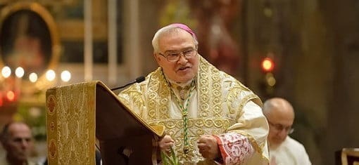 Tutte le incredibili fesserie dell’arcivescovo di Ferrara, NegriDalla pedofilia, ai gay, all’islam, ai giovani che giocano in piazza, alla Madonna contro Bergoglio