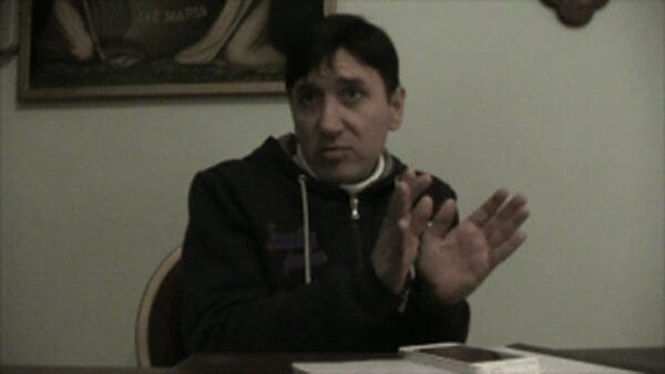 Presunti abusi su minore, dopo l’intervista don Rutigliano lascia la parrocchia di Civitavecchia