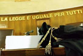 Pedopornografia e violenza su una bimba  Indagato un prete: ma le prove spariscono