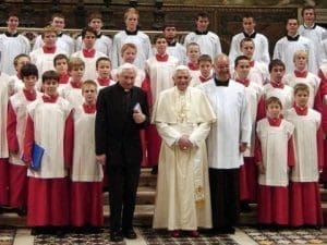 GEORG RATZINGER ERA A CONOSCENZA DEGLI ABUSI AI BAMBINI DEL CORO DI RATISBONA