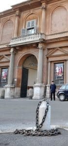 Ai giudici rivela l’inferno del fidanzato «Mi disse quando il prete lo violentò». Caso seguito dalla Rete L’ABUSO