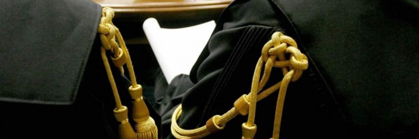 La legge vaticana del più forte