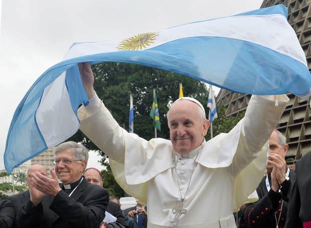 ARGENTINA: Senza vergogna, Francesco copre i preti abusatori, ma dice “ascoltate le grida di questi bambini”