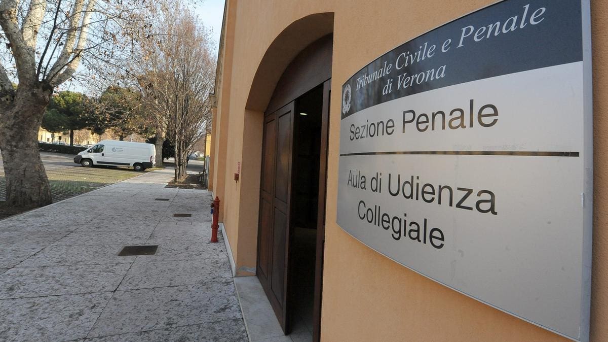Pedofilia, esposto a pm di Verona su eventuali omissioni del vescovo. Tre denunce tra Italia e Argentina