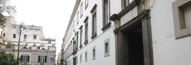 Preti e festini gay a Napoli, blitz della Finanza in Curia